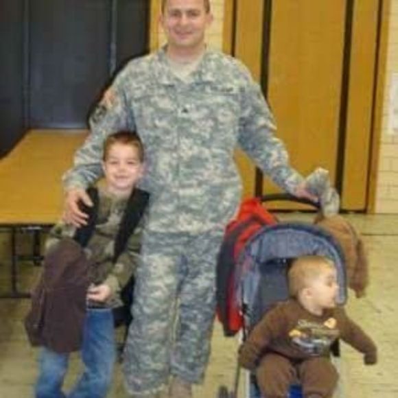 Meet your Posher, Kyle - Picture 1 of 1